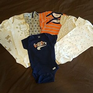 Lot of 8 Gerber Onesies size 3-6 month